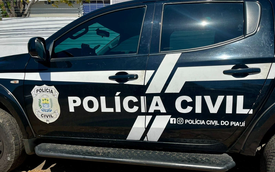 Viatura da Polícia Civil.
