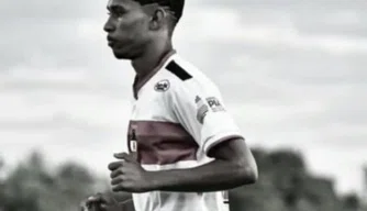Alex Mariano Moura, estudante de 16 anos morto em escola, era atleta do sub-16 do River.