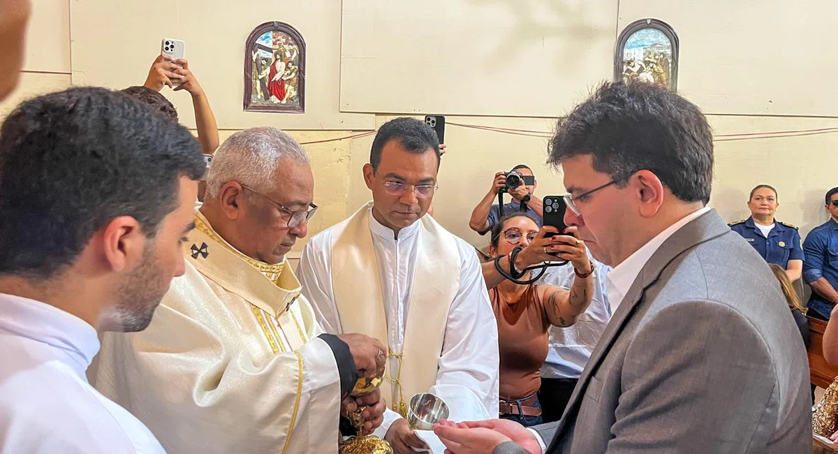 Rafael Fonteles na Missa em Ação de Graças