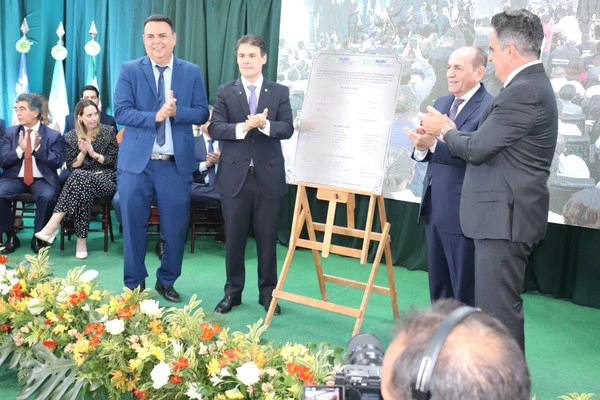 Evento homenageia personalidades que contribuíram com o desenvolvimento da região da Serra da Capivara.