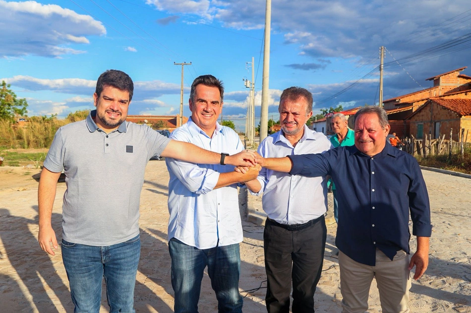 Senador Ciro Nogueira entrega obras no município de Campo Maior