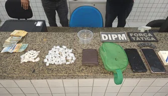 PM prende duas mulheres suspeitas de tráfico de drogas