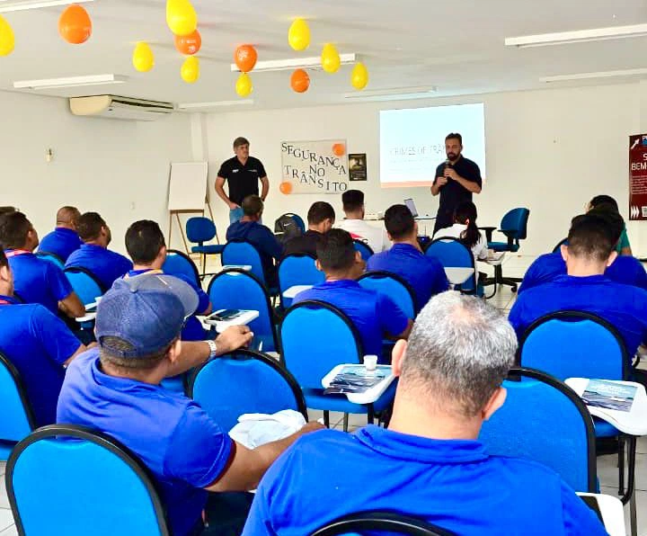 SSP-PI realiza palestra educativa sobre segurança no trânsito em empresa atacadista em Timon.