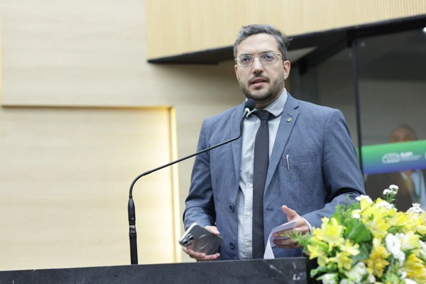 Deputado Aldo Gil.