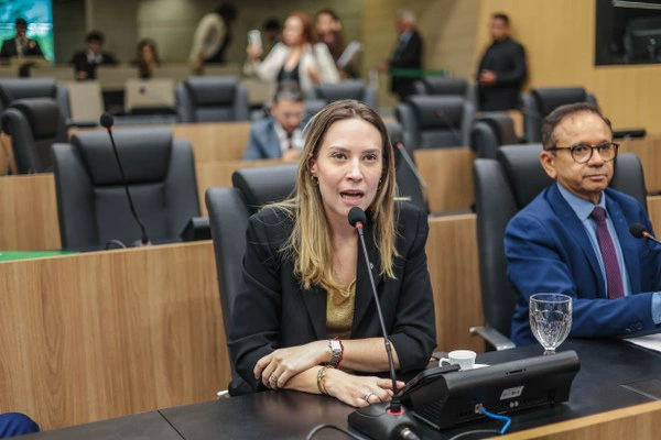 Deputada Vanessa Tapety (MDB)