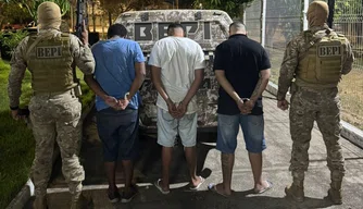 Homens suspeitos de homicídio são presos