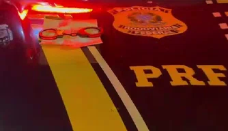 PRF apreende veículo com documento veicular falso em Valença do Piauí