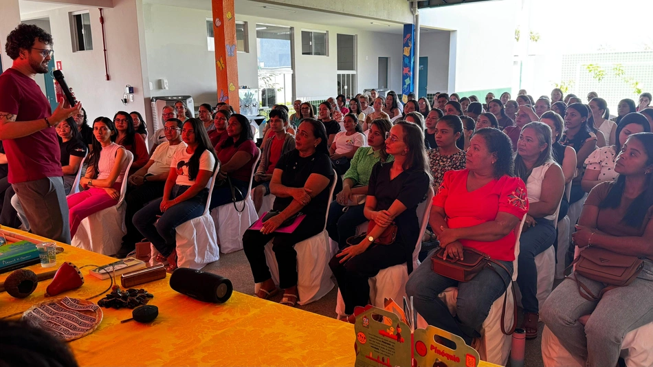 Treinamento profissional da rede municipal de ensino.