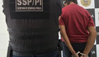 Presa suspeita de tráfico de drogas