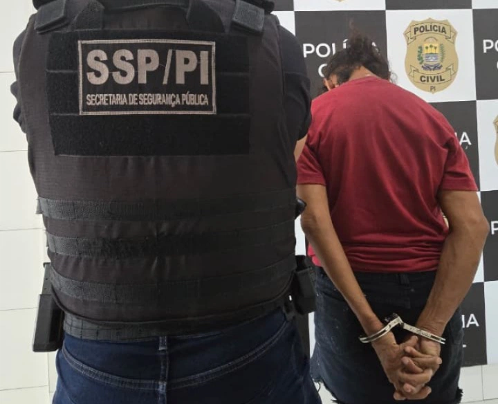 Presa suspeita de tráfico de drogas