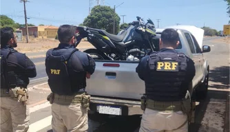 Veículos com sinais de adulteração foram apreendidos