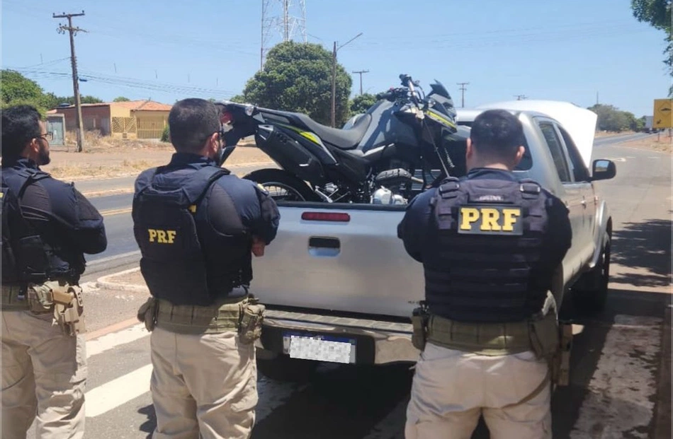 Veículos com sinais de adulteração foram apreendidos