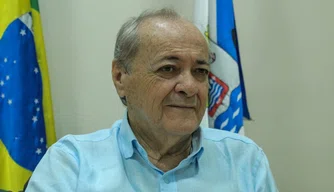 Prefeito Silvio Mendes.