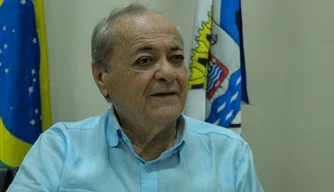 Prefeito Silvio Mendes.