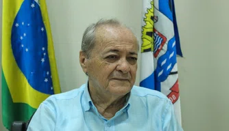 Prefeito Silvio Mendes.