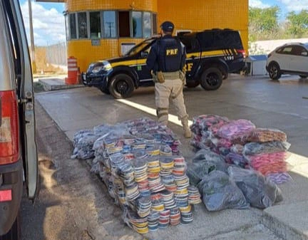 PRF apreende carga irregular na BR-316, km 207 em Valença do Piauí