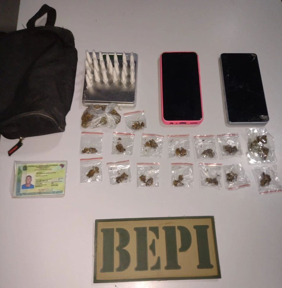 Material apreendido durante a ação.