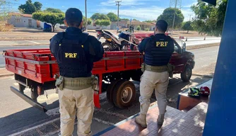 PRF realiza fiscalização nas cidades de Picos e Teresina