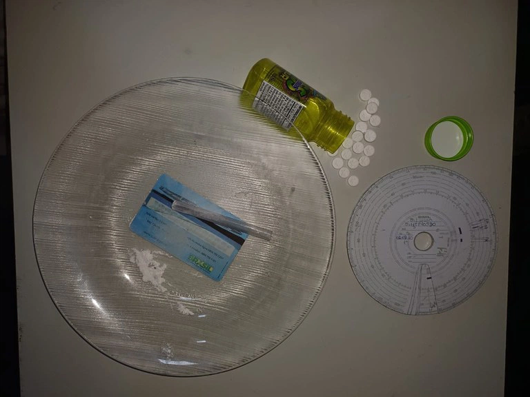 PRF prende motorista sob efeito de drogas e apreende entorpecentes