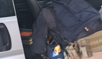 PRF aprende drogas durante fiscalização em Piripiri.