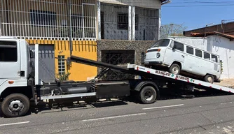 Retirada de veículos abandonados.
