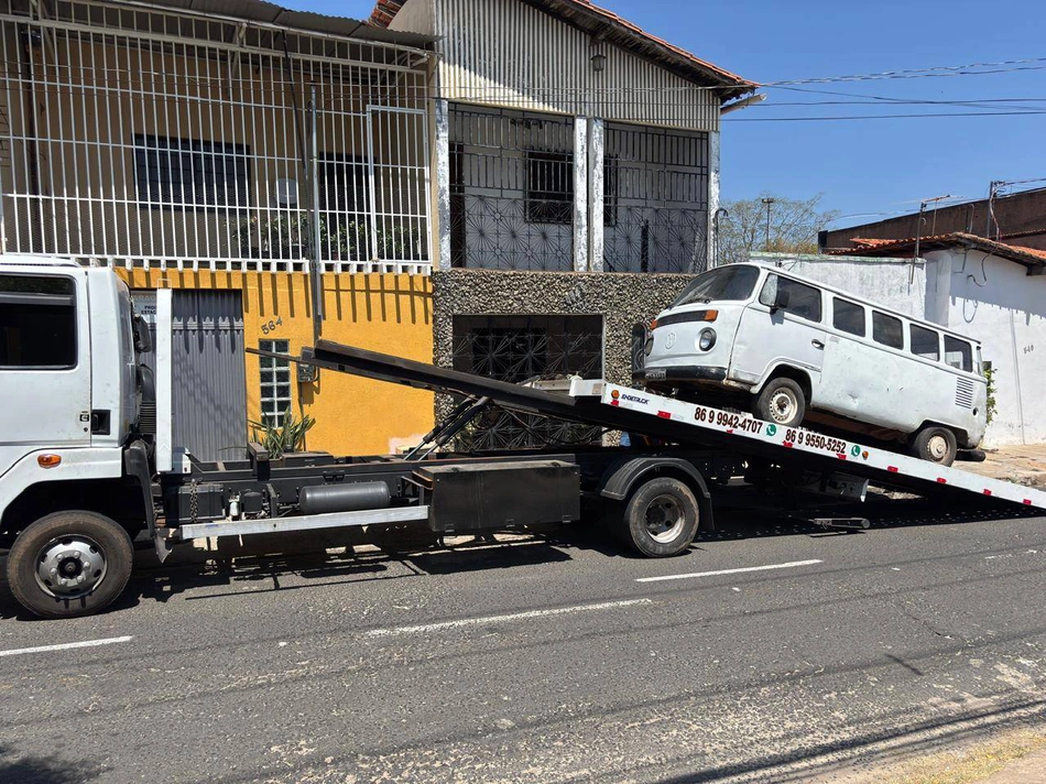 Retirada de veículos abandonados.