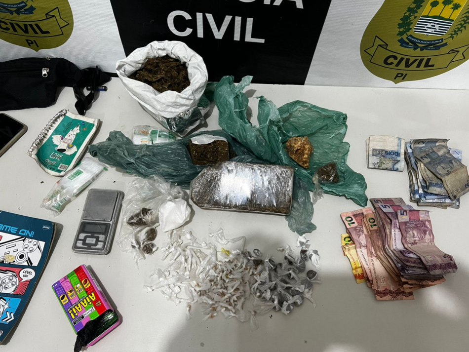Polícia Civil prende homem com drogas e dinheiro.