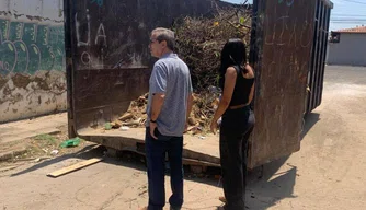 Equipe realizando vistoria.