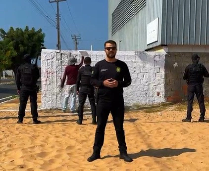 Pichações de facções criminosas em Parnaíba.