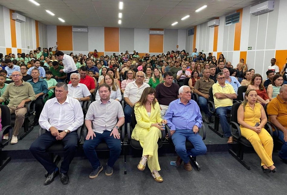 Prefeitura de Esperantina inaugura Escola Municipal Meire Fernandes de Carvalho