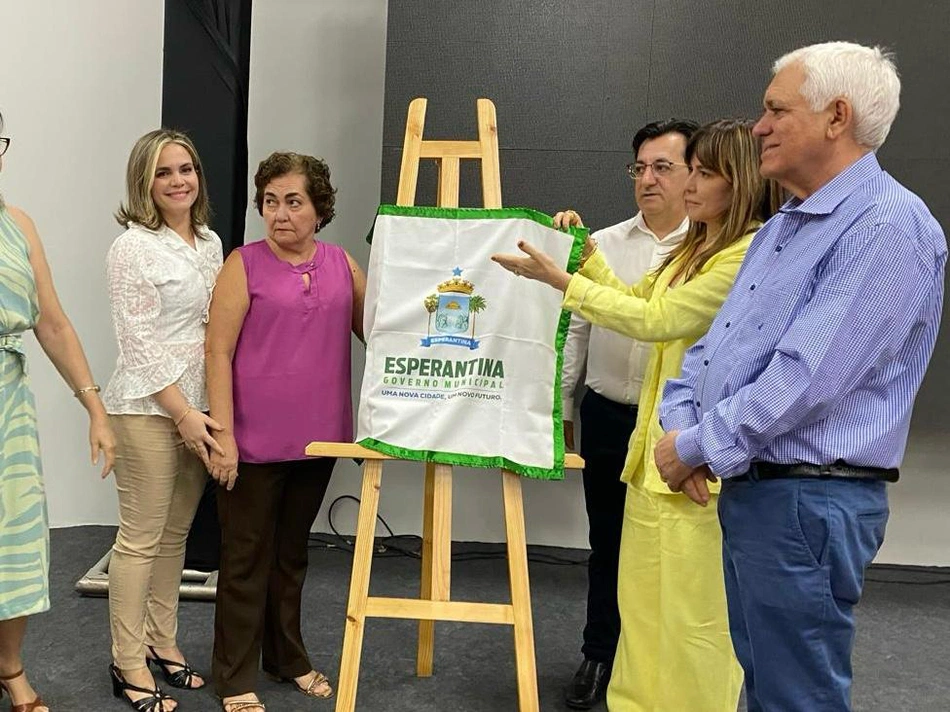 Prefeitura de Esperantina inaugura Escola Municipal Meire Fernandes de Carvalho