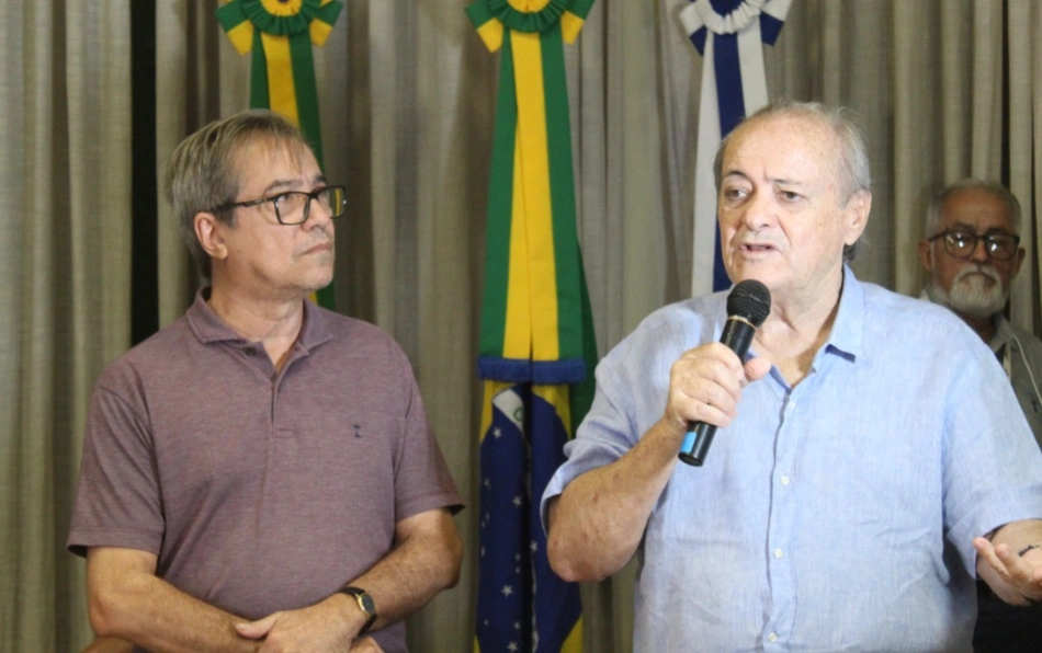 Vicente Moreira Filho e Prefeito Silvio Mendes
