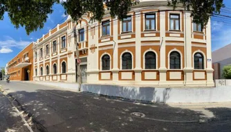 Central de Artesanato Mestre Dezinho.