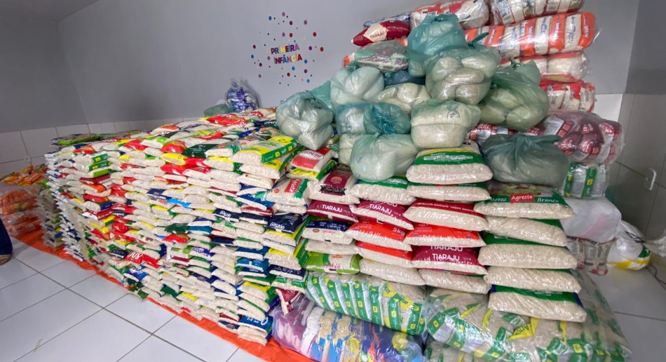 7 toneladas em alimentos e ração.