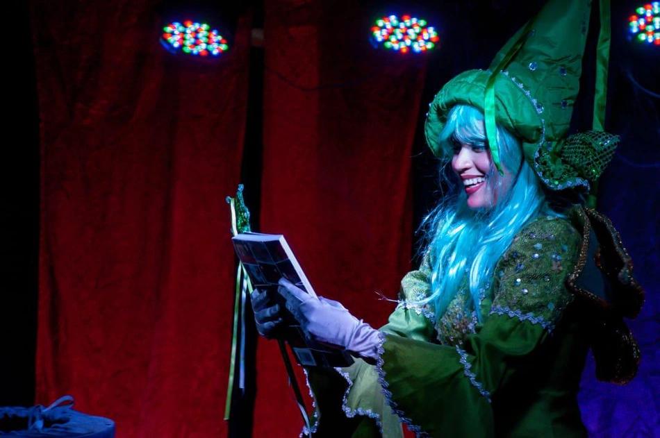 Espetáculo infantil “O Diário da Bruxa” .