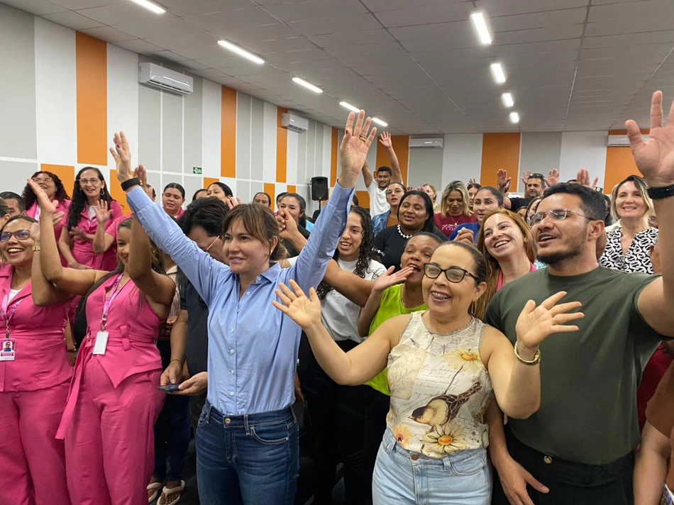 Servidores da recém-inaugurada Escola Municipal de Esperantina