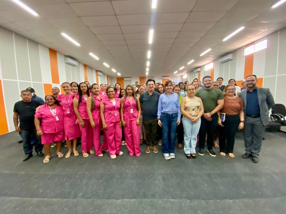 Servidores da recém-inaugurada Escola Municipal de Esperantina