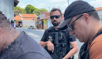 Prisão de um dos suspeitos.