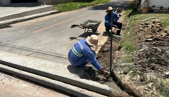 Serviço vai aprimorar o escoamento das águas em importantes vias de Esperantina