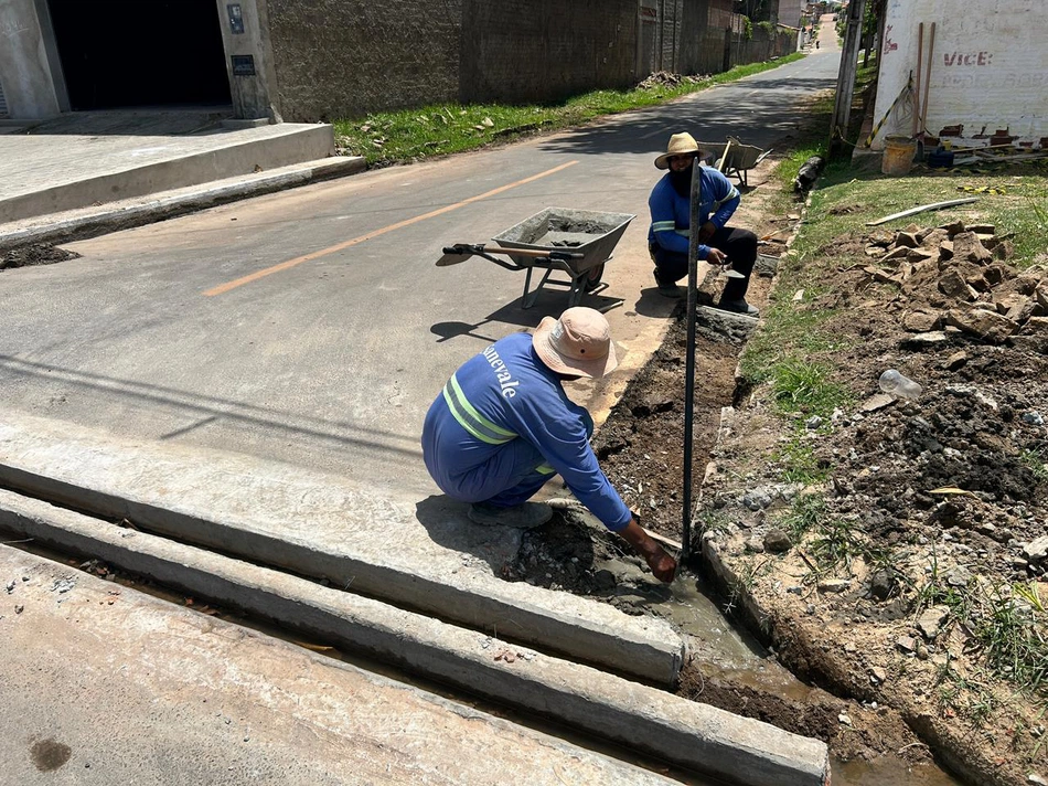 Serviço vai aprimorar o escoamento das águas em importantes vias de Esperantina