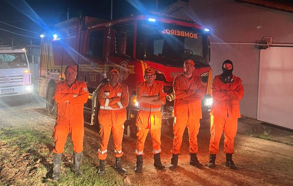 Combate à incêndio de grandes proporções em vegetação no município de Batalha