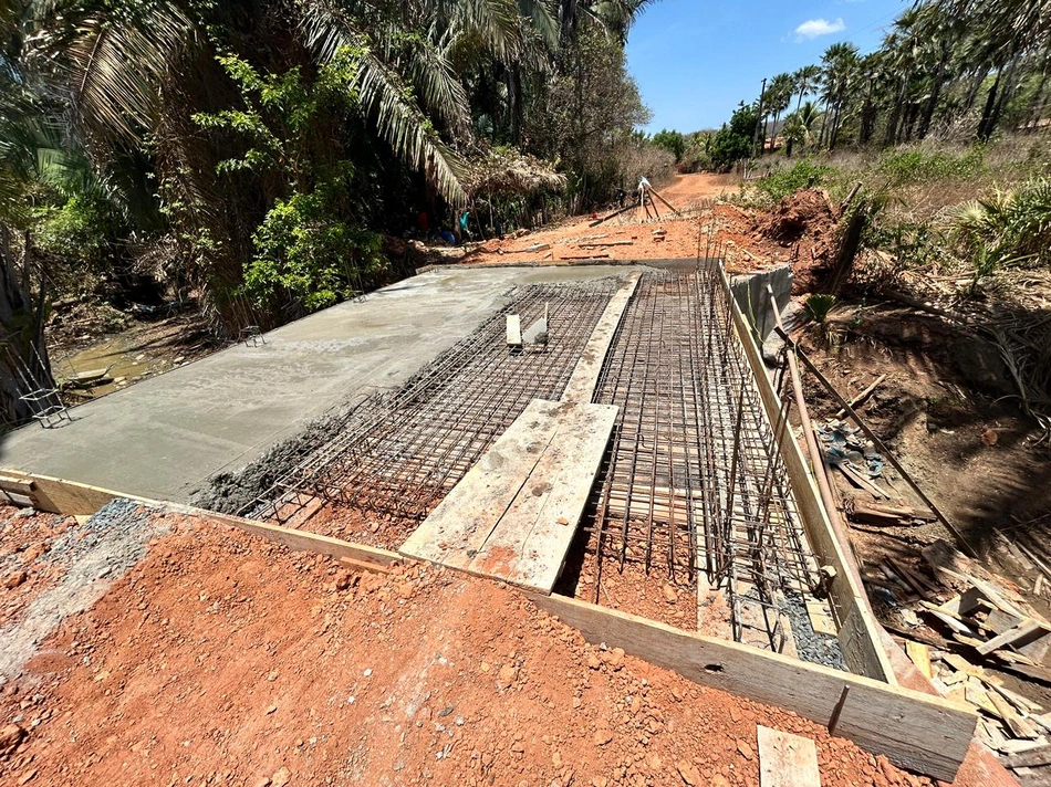 Ponte de concreto na localidade Olho d’Água das Palmeiras.