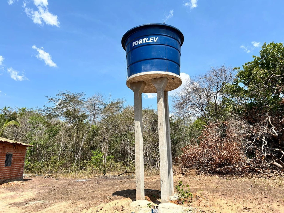 Prefeitura de Esperantina leva água para comunidades rurais