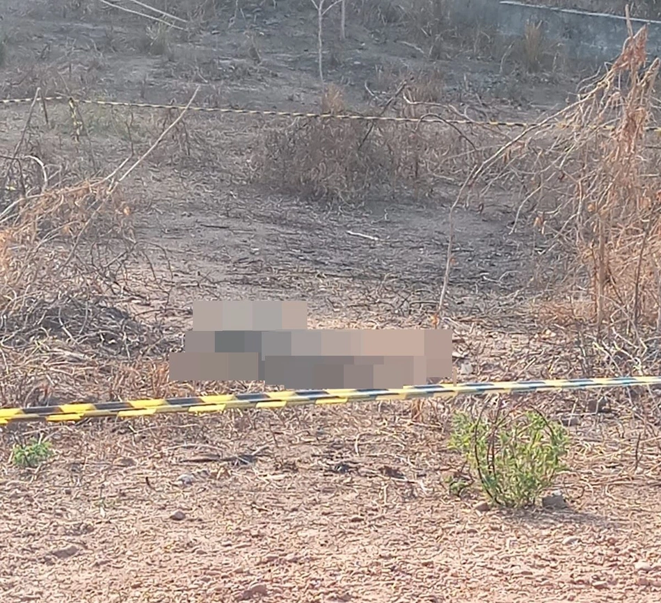 Corpo de homem é encontrado próximo de estrada