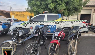 Polícia apreende quatro motocicletas