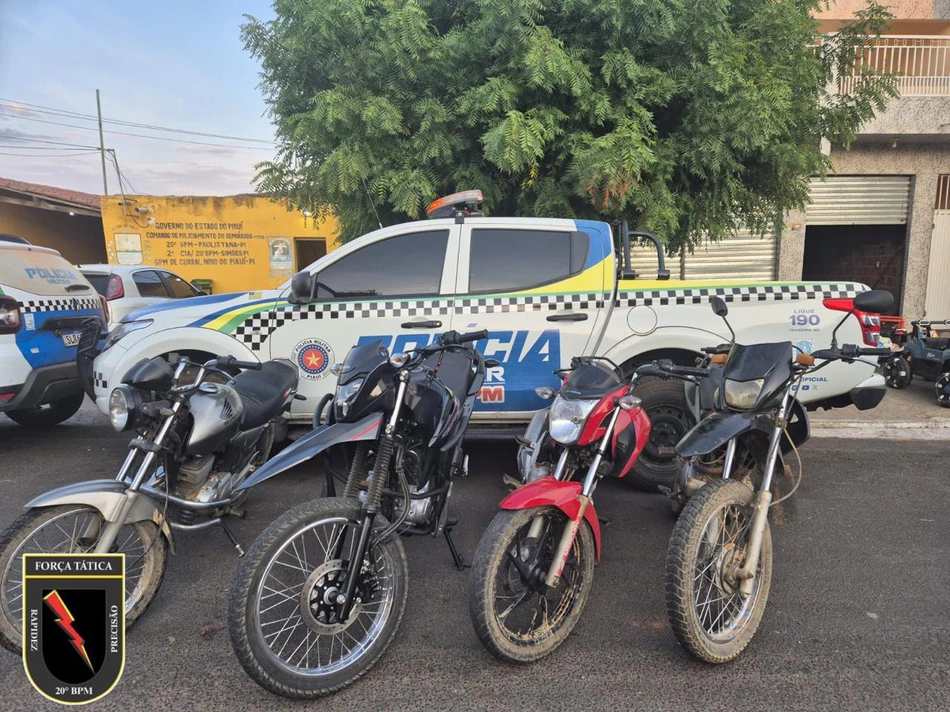 Polícia apreende quatro motocicletas