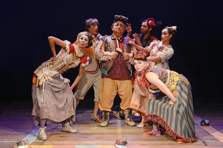 Confluências do Teatro Brasileiro