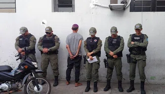 Homem é preso em flagrante após furto de motocicleta em Teresina