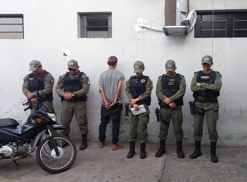 Homem é preso em flagrante após furto de motocicleta em Teresina
