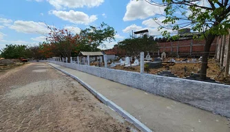 Prefeitura de Esperantina realiza limpeza de cemitérios